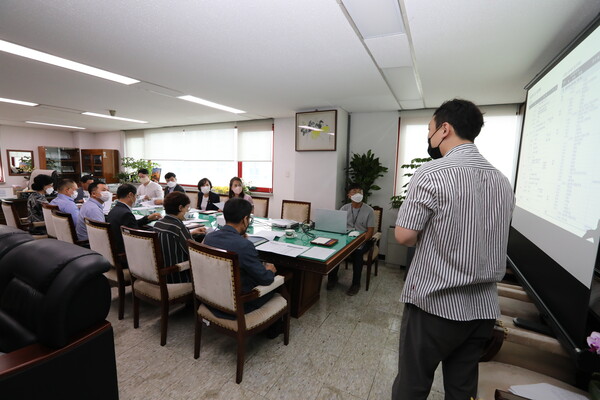 인천 계양구의회 지난 3일 의장실에서 ‘계양구의회 신청사 건립 설계용역 “보고회를 개최했다.