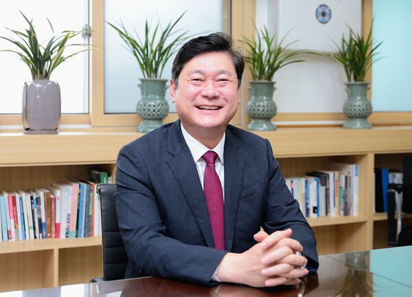 인천광역시 미추홀구청장  이영훈. 