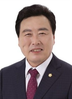 영덕군의회 의장 손덕수. 